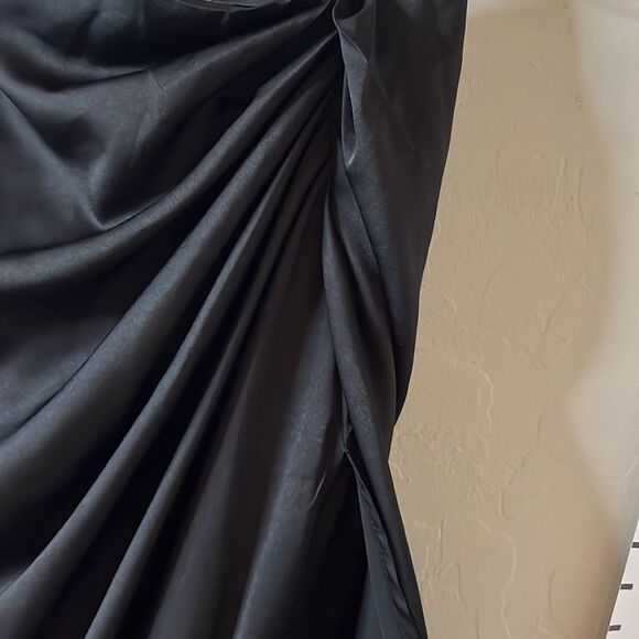 SHEIN Curve Black side slit skirt with back zipper gathered slinky material 0X - Picture 4 of 13